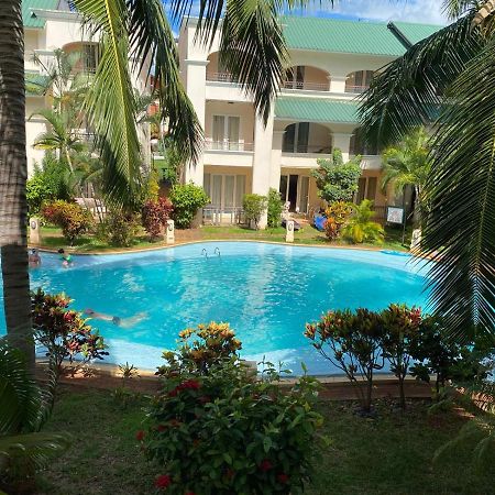 Best Holiday Beach Apartment Flic en Flac Exterior photo
